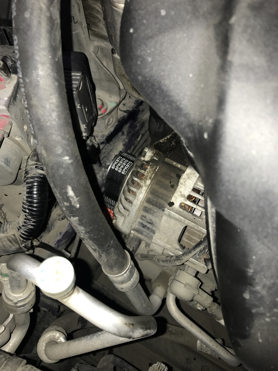 Обрыв ремня генератора и подтеки масла — Mazda 6 (3G) GJ, 2,5 л, 2013 ...