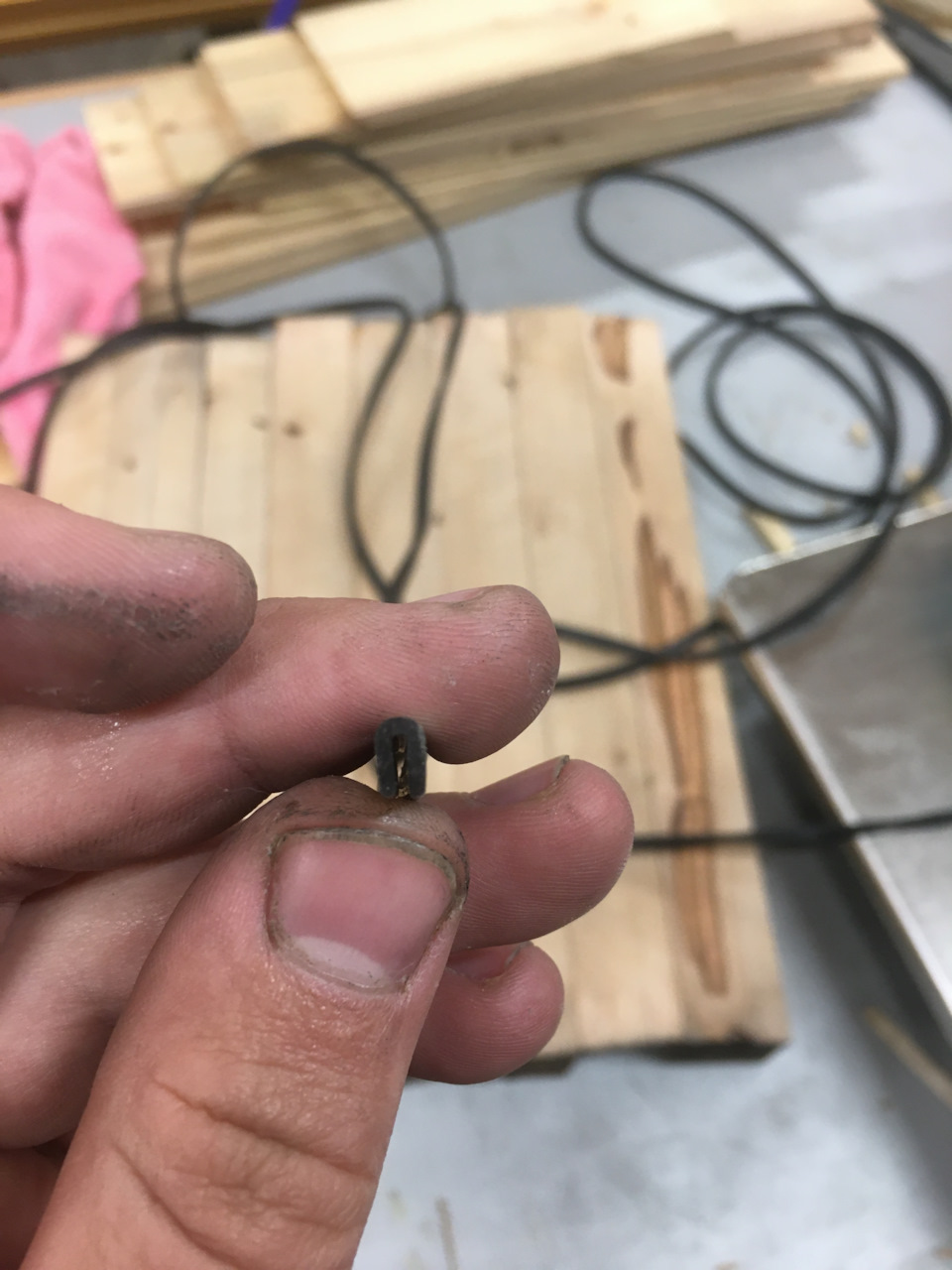 На авторынке купил резинку такого вот профиля — Toyota Crown (S120)