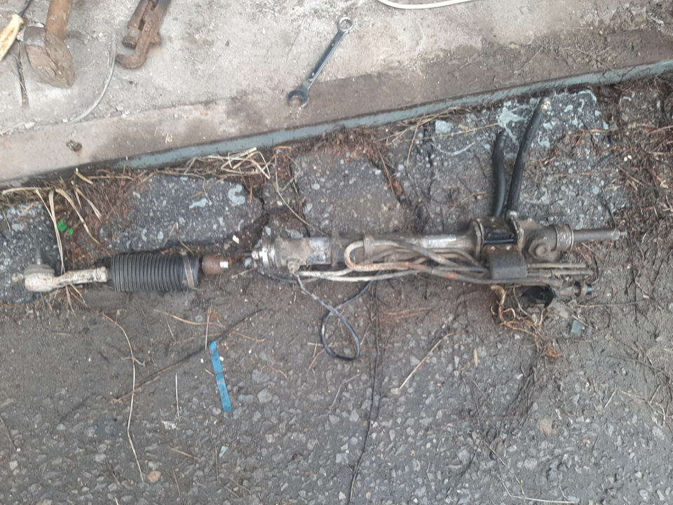 Как разобрать рулевую рейку? — Mazda 929 II, 2 л, 1986 года | своими ...