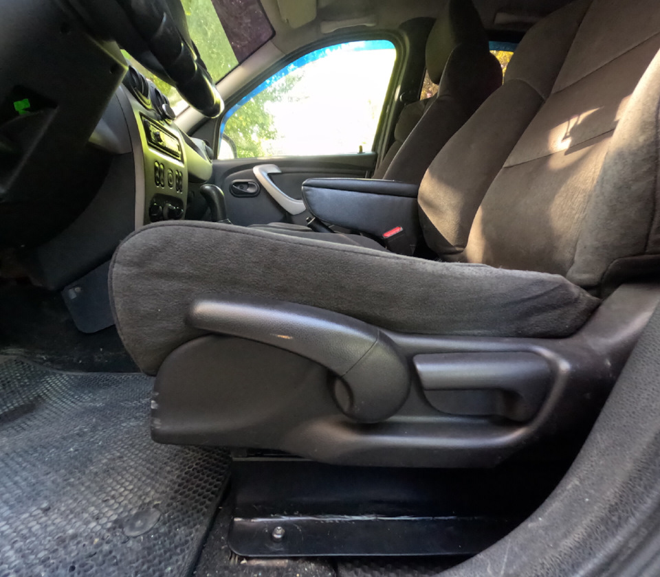 Замена штатных кресел в логане — Renault Logan (1G), 1,6 л, 2011 года ...