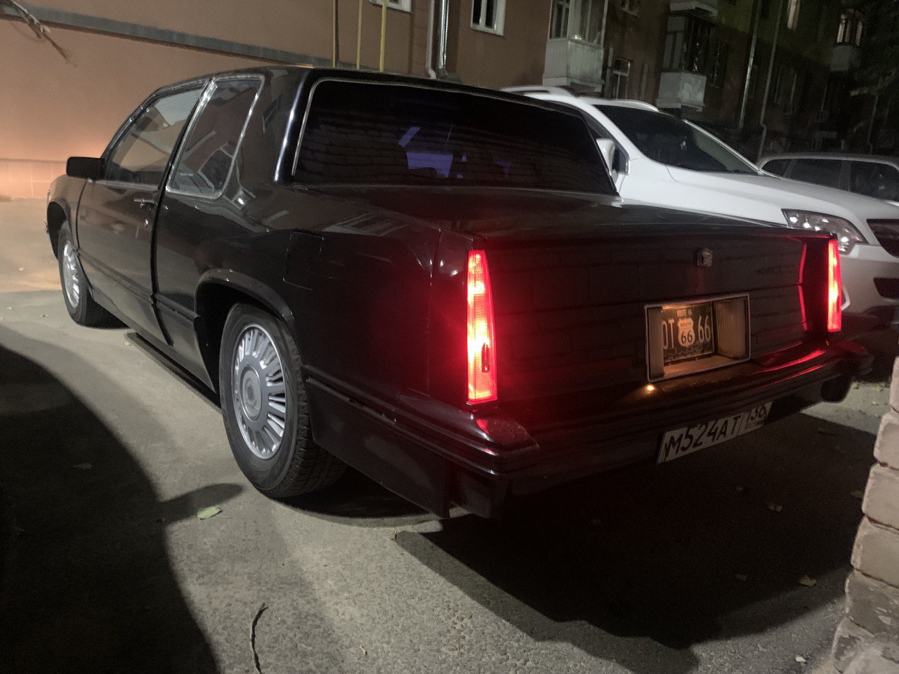 Cadillac Deville vi открытый багажник