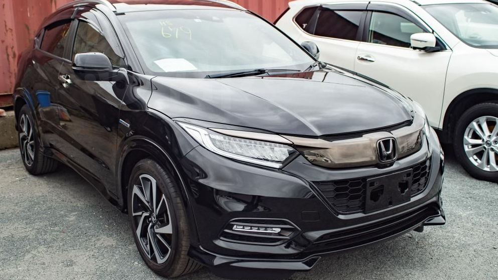 Расход хонда везел. Honda Vezel 2019 Touring. Хонда Везель 2018 гибридный. Honda Vezel Touring 2019 салон.