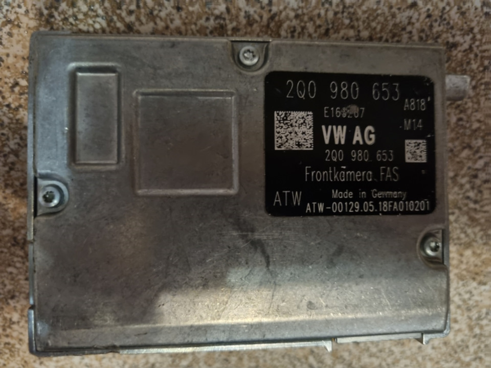 Фото в бортжурнале Volkswagen Tiguan (1G). Запчасти на фото: 2Q0980653