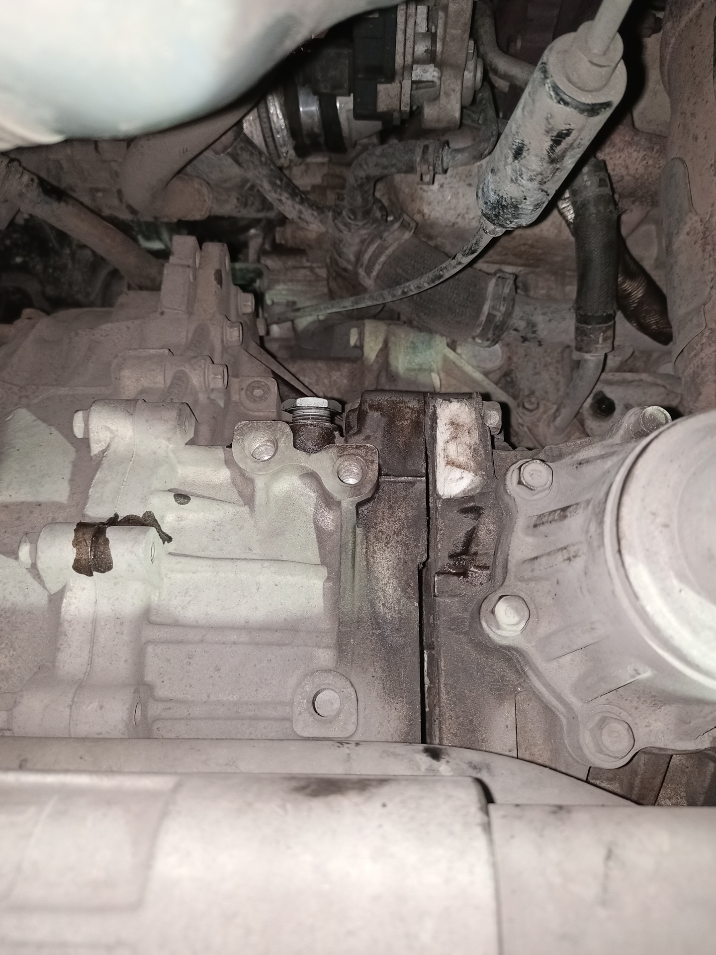 Частичная замена масла в АКПП — Hyundai ix35, 2 л, 2013 года | плановое ...