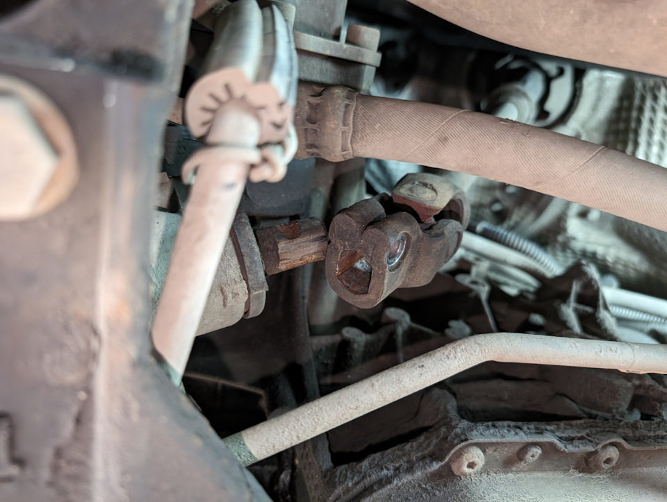 Замена крестовины рулевого вала Q5 (кардан) — Audi Q5 (1G), 2 л, 2010 ...