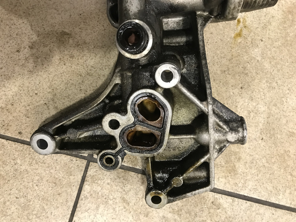 Течь масла, корпуса масленного фильтра. — Audi A3 (8P), 1,2 л, 2012 ...