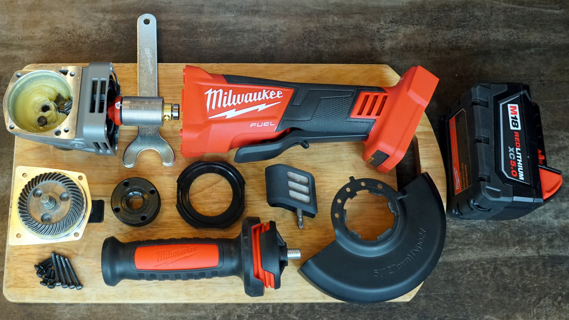 Ушм 125 аккумуляторная. Болгарка аккумуляторная Milwaukee 76. УШМ Milwaukee 125. УШМ ДИОЛД 125 аккумуляторная. УШМ AEG 125 аккумуляторная.