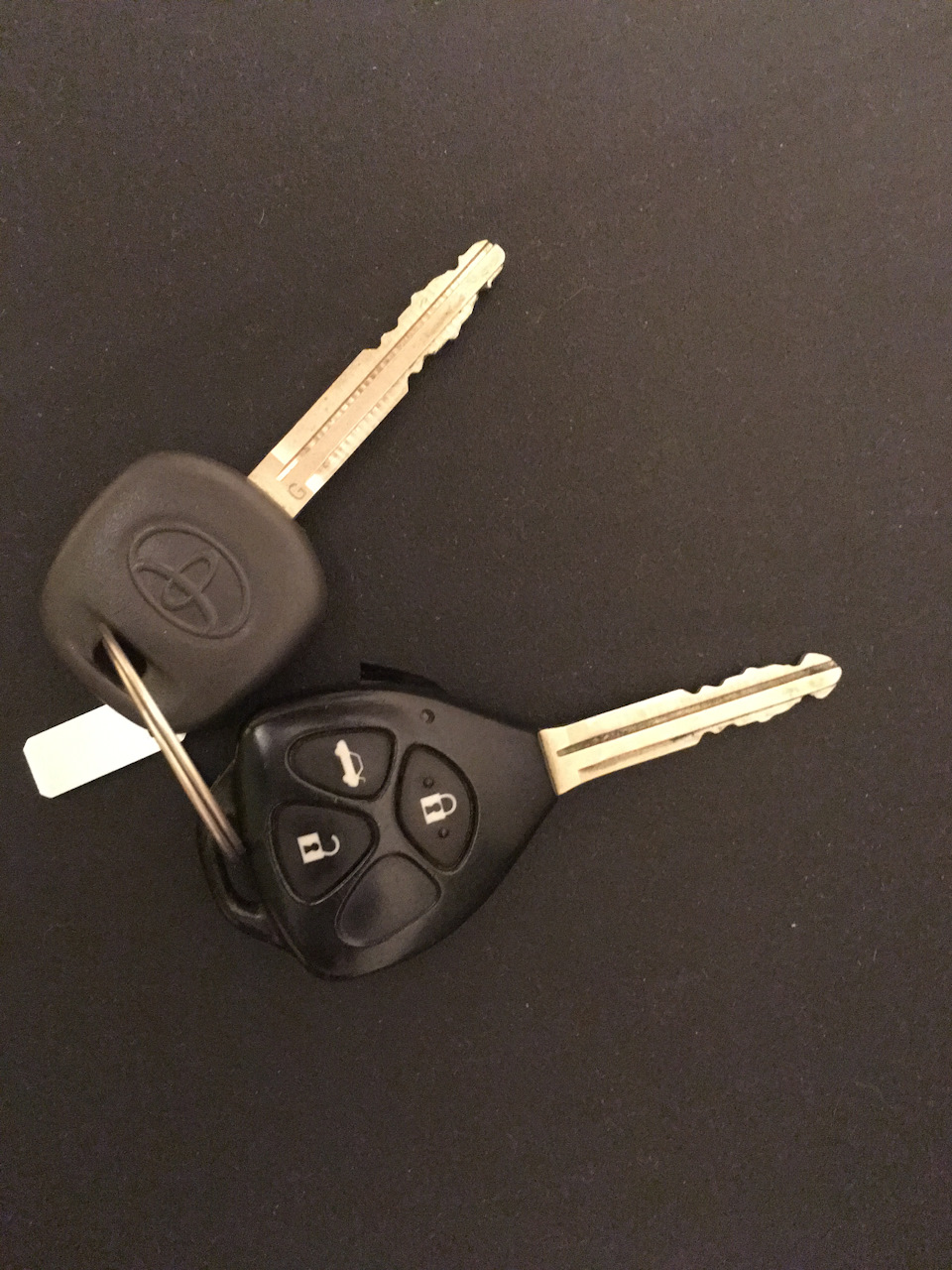 Как прописать штатный брелок ? — Toyota Camry (XV50), 2,5 л., 2012 года ...