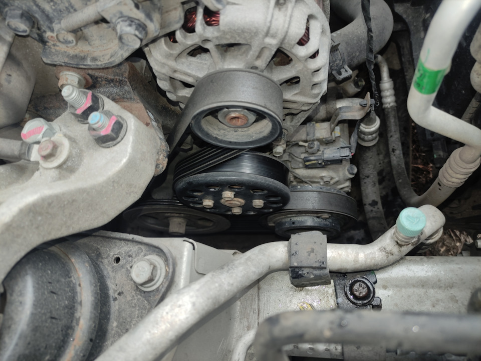 Ремень обводной, ролик, стойка левая. — KIA Ceed (1G), 1,6 л, 2011 года ...