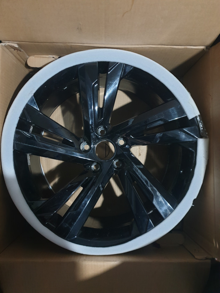 Литые диски VAG 8,5Jx19 ET38 5x112 на Volkswagen Tiguan (2G). Б/у | 125 ...