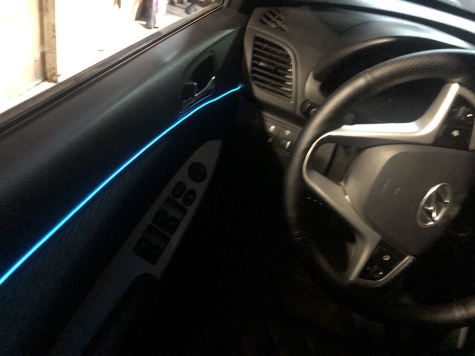 Подсветка в Двери — Hyundai Solaris, 1,6 л, 2013 года | аксессуары | DRIVE2