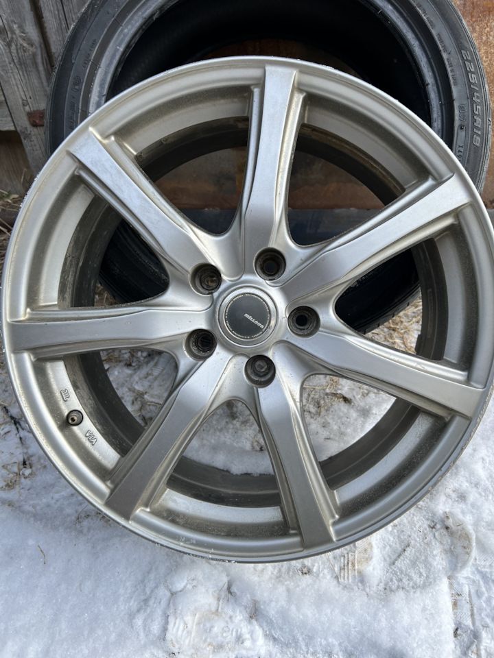 Шины летние Dunlop JP 225/45 R18, литые диски VIA 7,5Jx18 ET48 5x114,3 ...