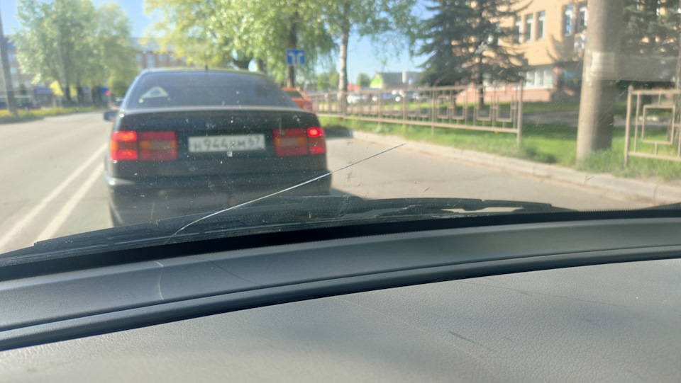 Треснуло лобовое стекло — Lada Калина хэтчбек, 1,4 л, 2011 года ...