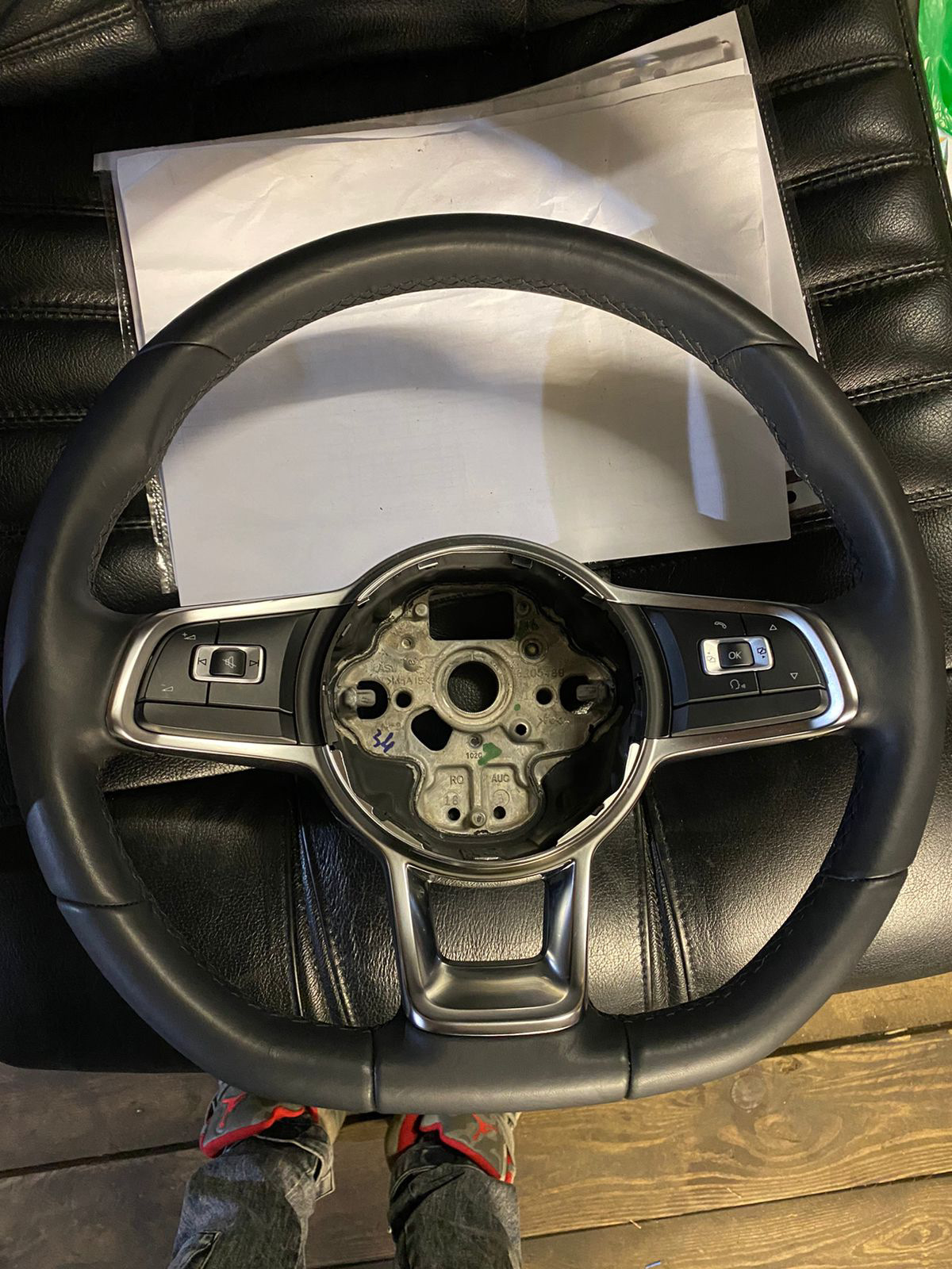 Руль от поло ГТ и ручка кпп от Audi TT — Volkswagen Polo Mk5, 1,4 л ...
