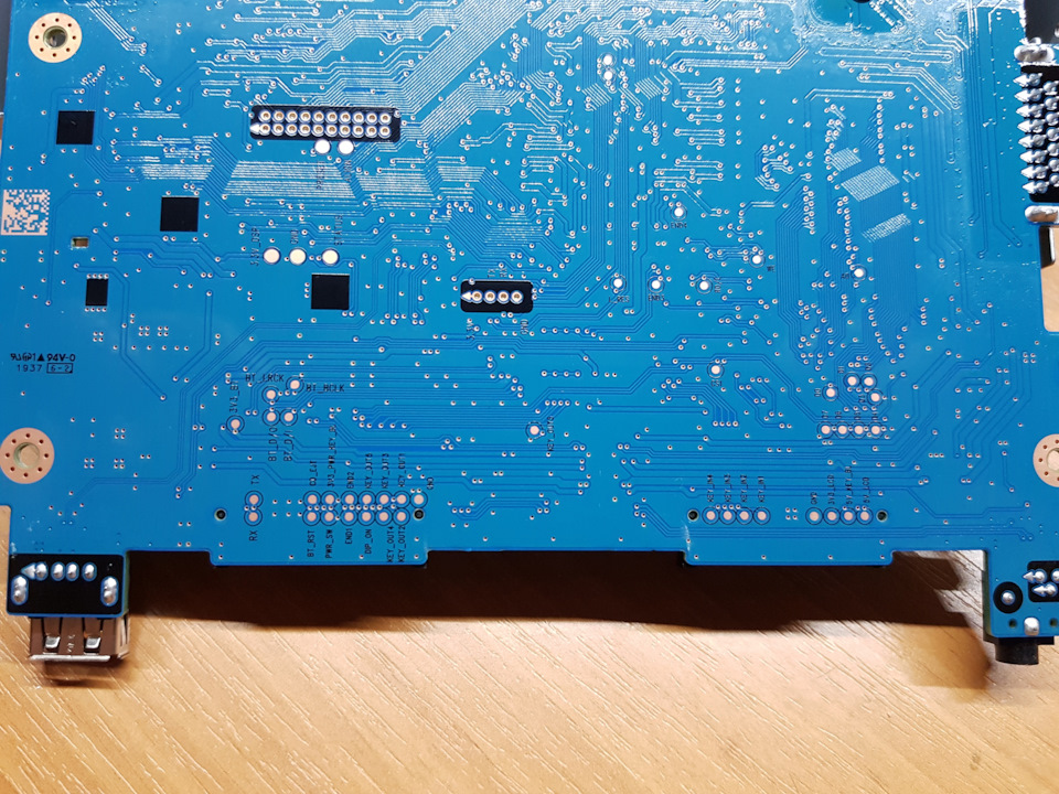 Как впаять линейные выходы в штатную магнитолу Duster Bluetooth ...