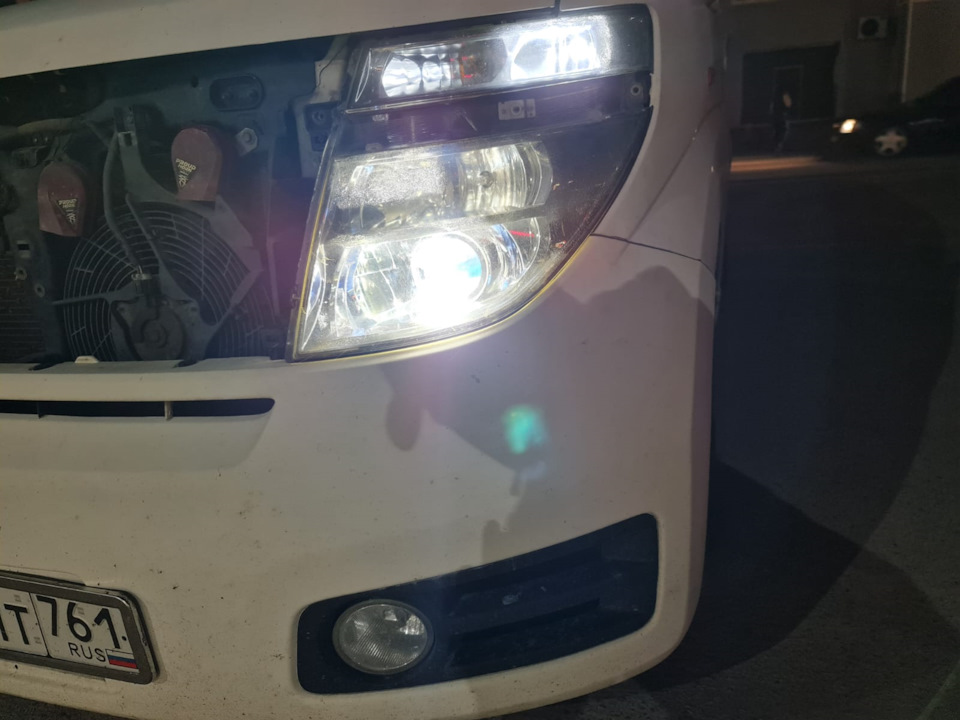 Линза — Nissan Elgrand (E51)