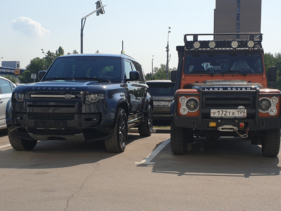 Фотография «двое из ларца одинаковых с конца»