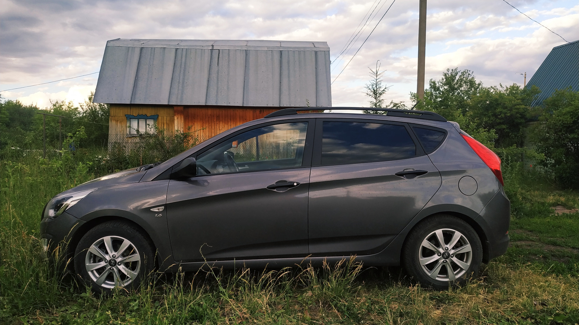 Рейлинги на Hyundai Solaris 1 хэтчбек