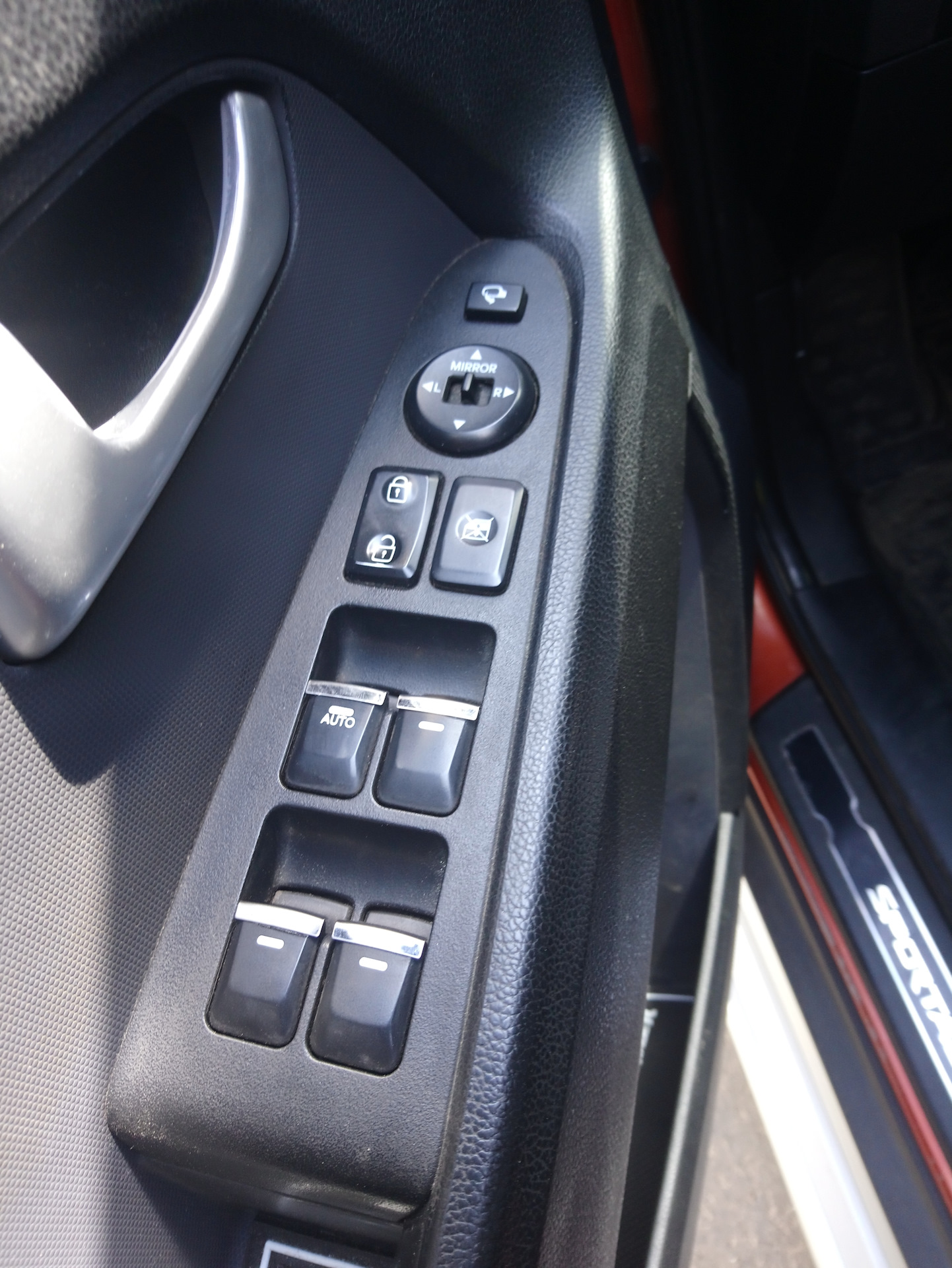 Хром на кнопки стеклоподъемников! — KIA Sportage (3G), 2 л, 2011 года ...