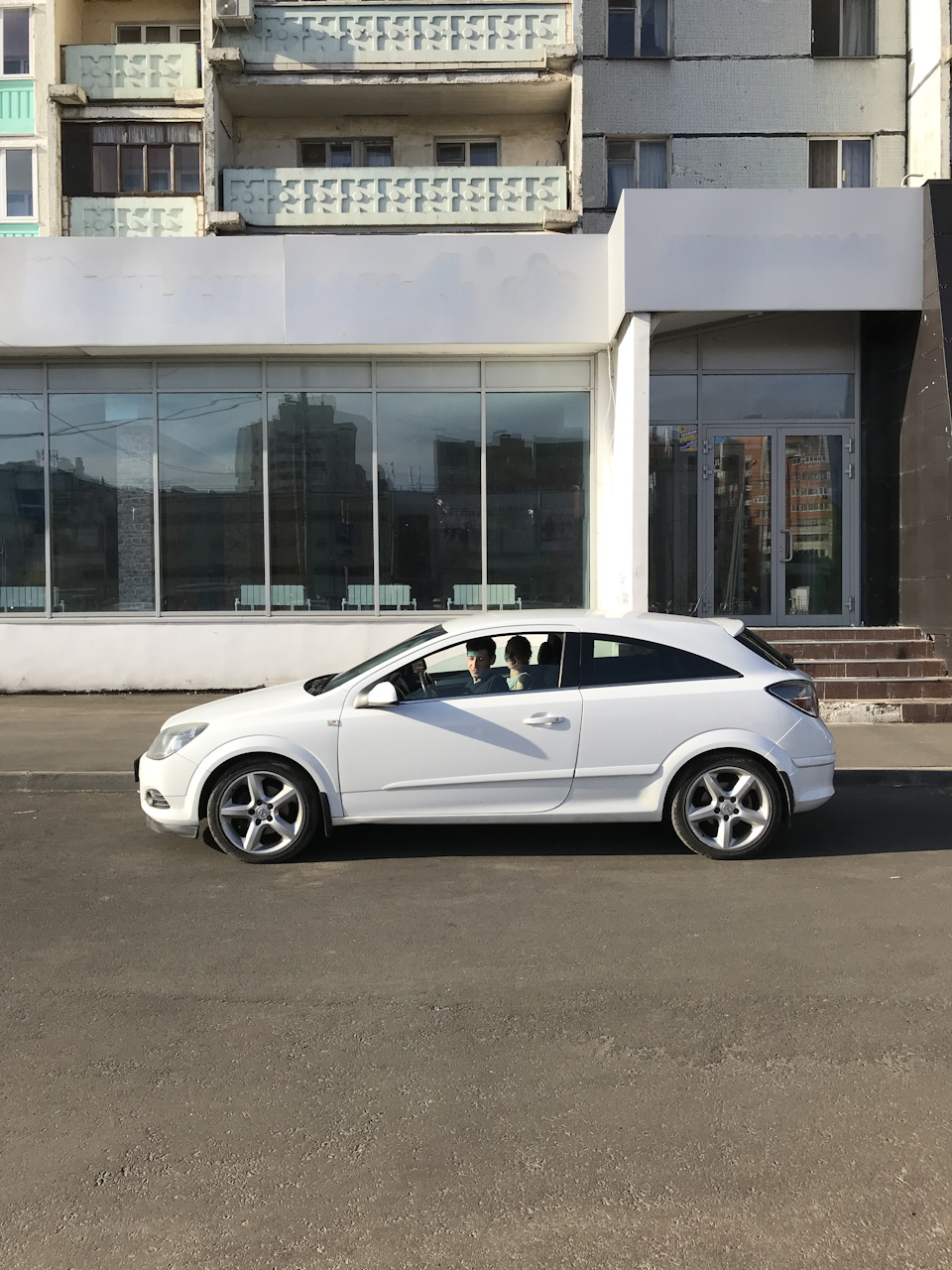 Точка в главе — Белочка — Opel Astra H GTC, 1,8 л, 2008 года | продажа  машины | DRIVE2