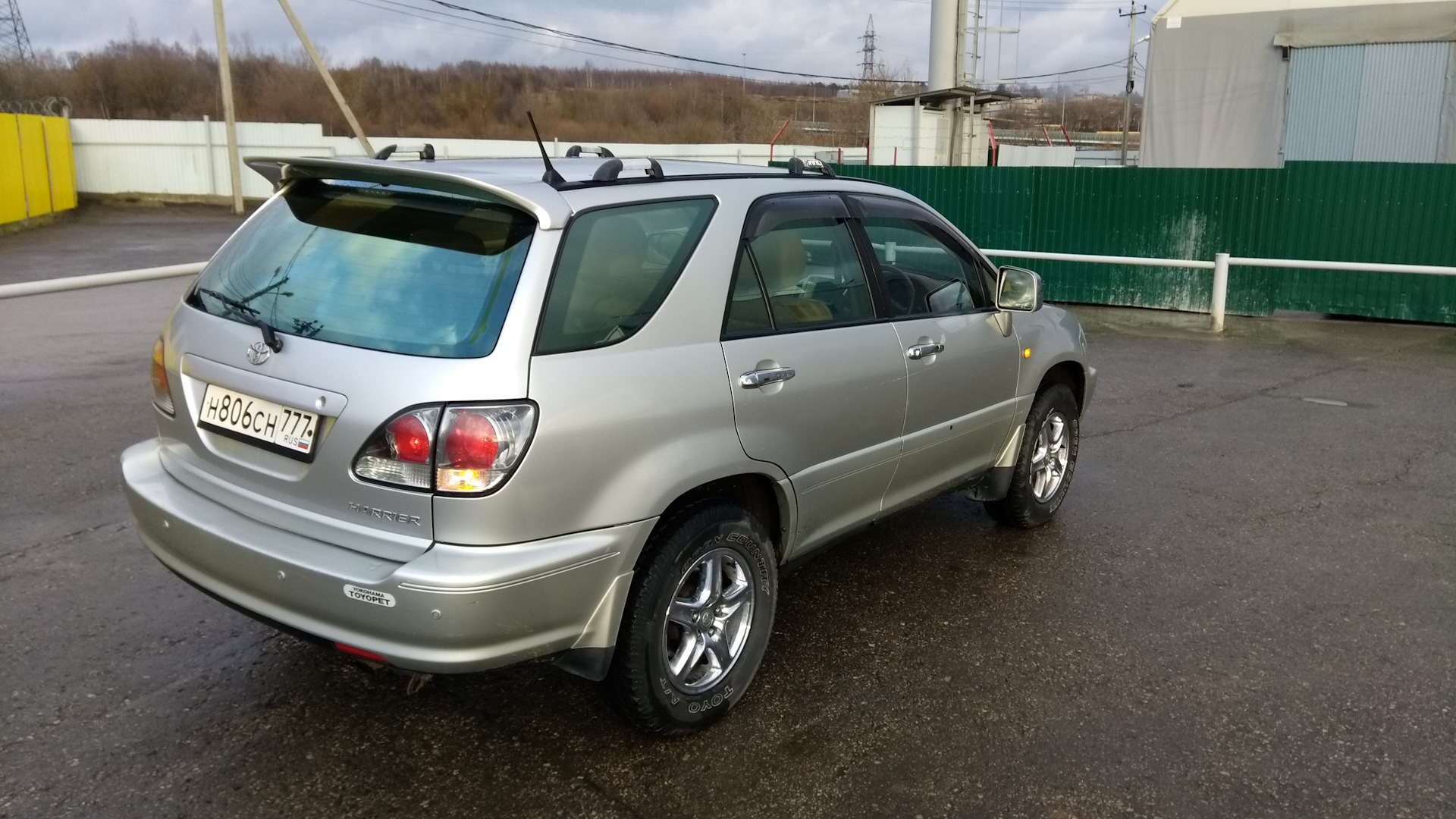 Toyota harrier 98 года. Toyota Harrier 2002. Тойота Харриер 2002. Toyota Harrier xu10 с люком. Harrier 2002.