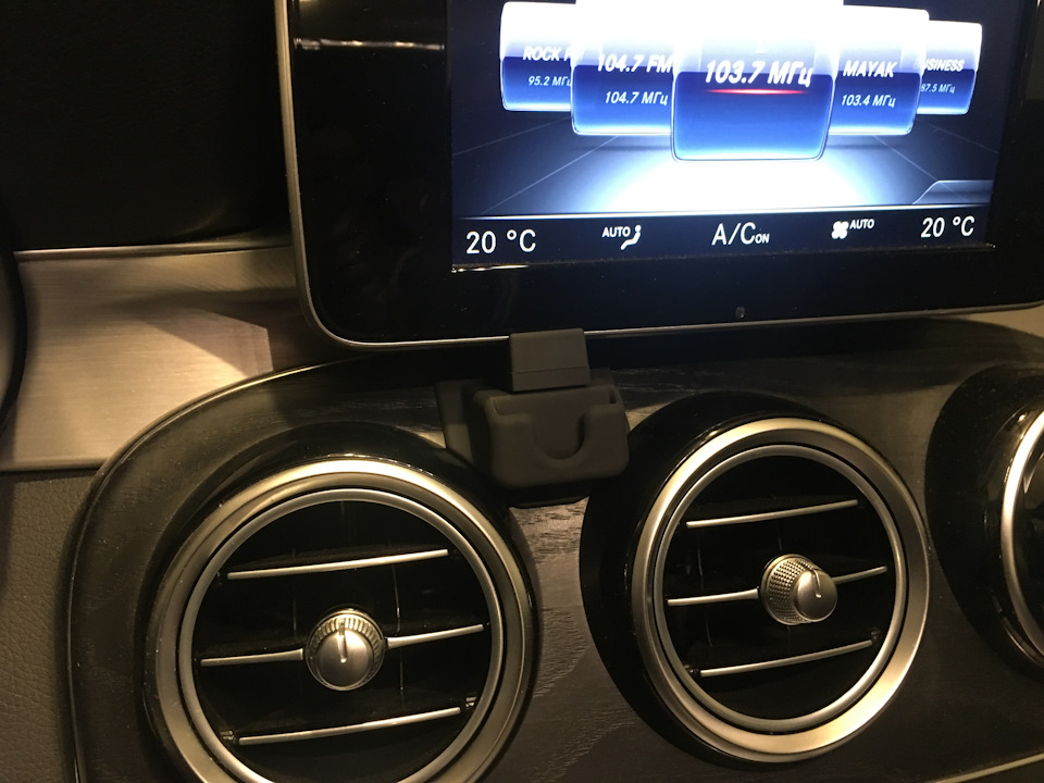 FgAAAgOqFOA 960 крепление для телефона mercedes