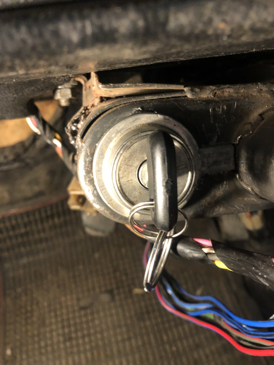 Замена замка зажигание — Lada 21043, 1,5 л, 1992 года | своими руками ...