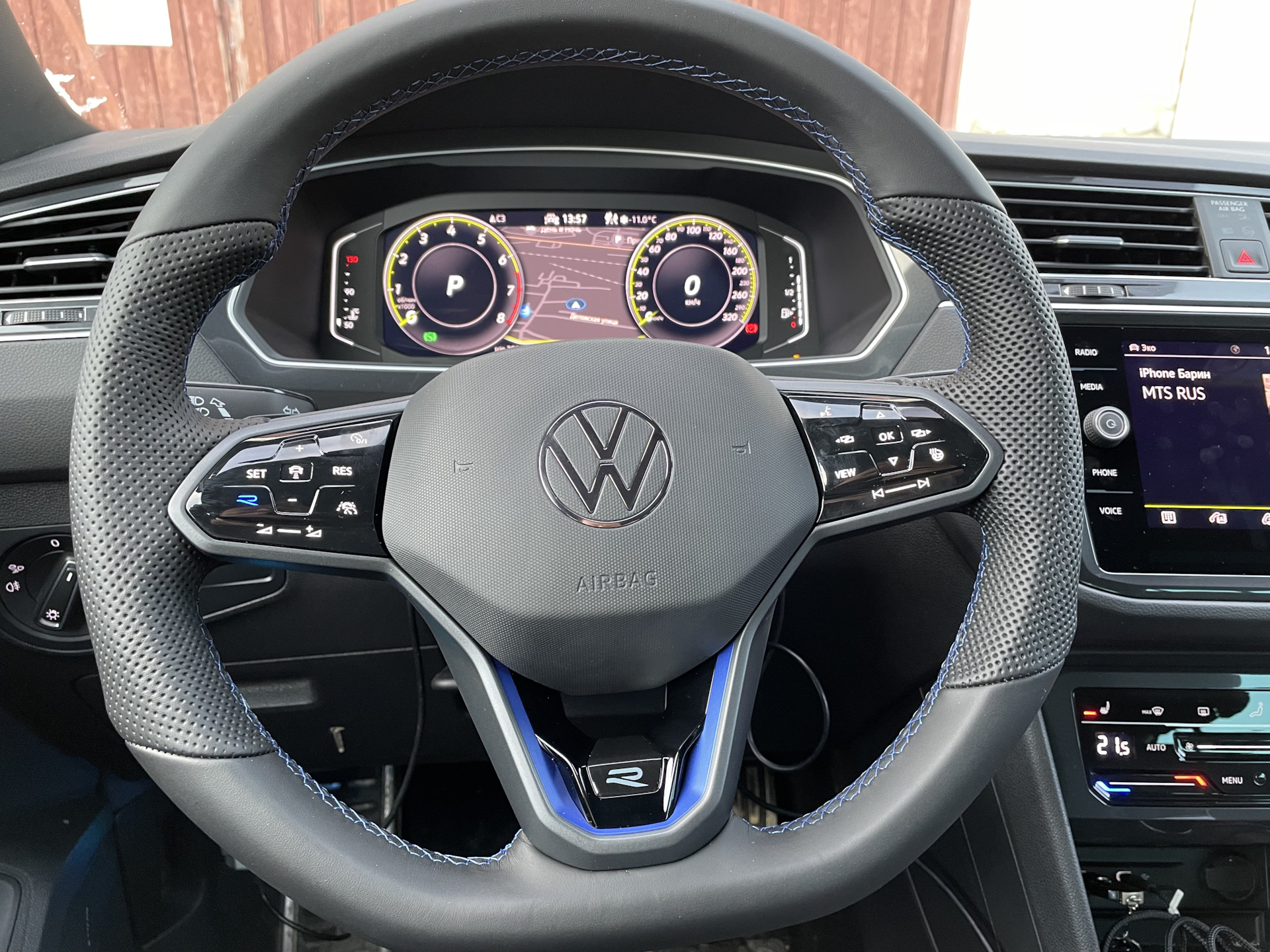 Сенсорный руль. Сенсорный руль volkswagen. Сенсорный руль тигуан 2. Сенсорный руль volkswagen на pq. Сенсорный руль.