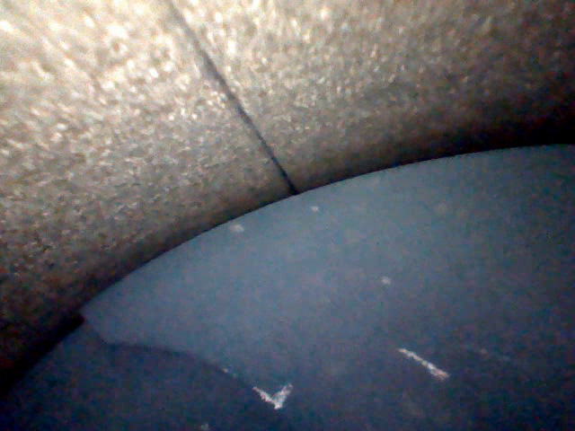 Четвертый цилиндр — кромка поршня, небольшая риска — Mitsubishi Pajero Sport (2G)