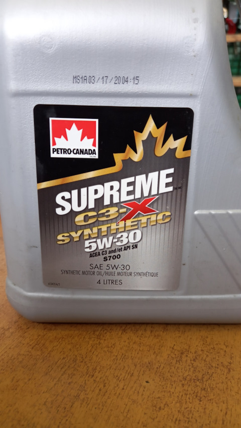 Petro canada 5w30 synthetic. Petro Canada Supreme Synthetic 5w-30. Supreme Synthetic. Petro Canada logo.