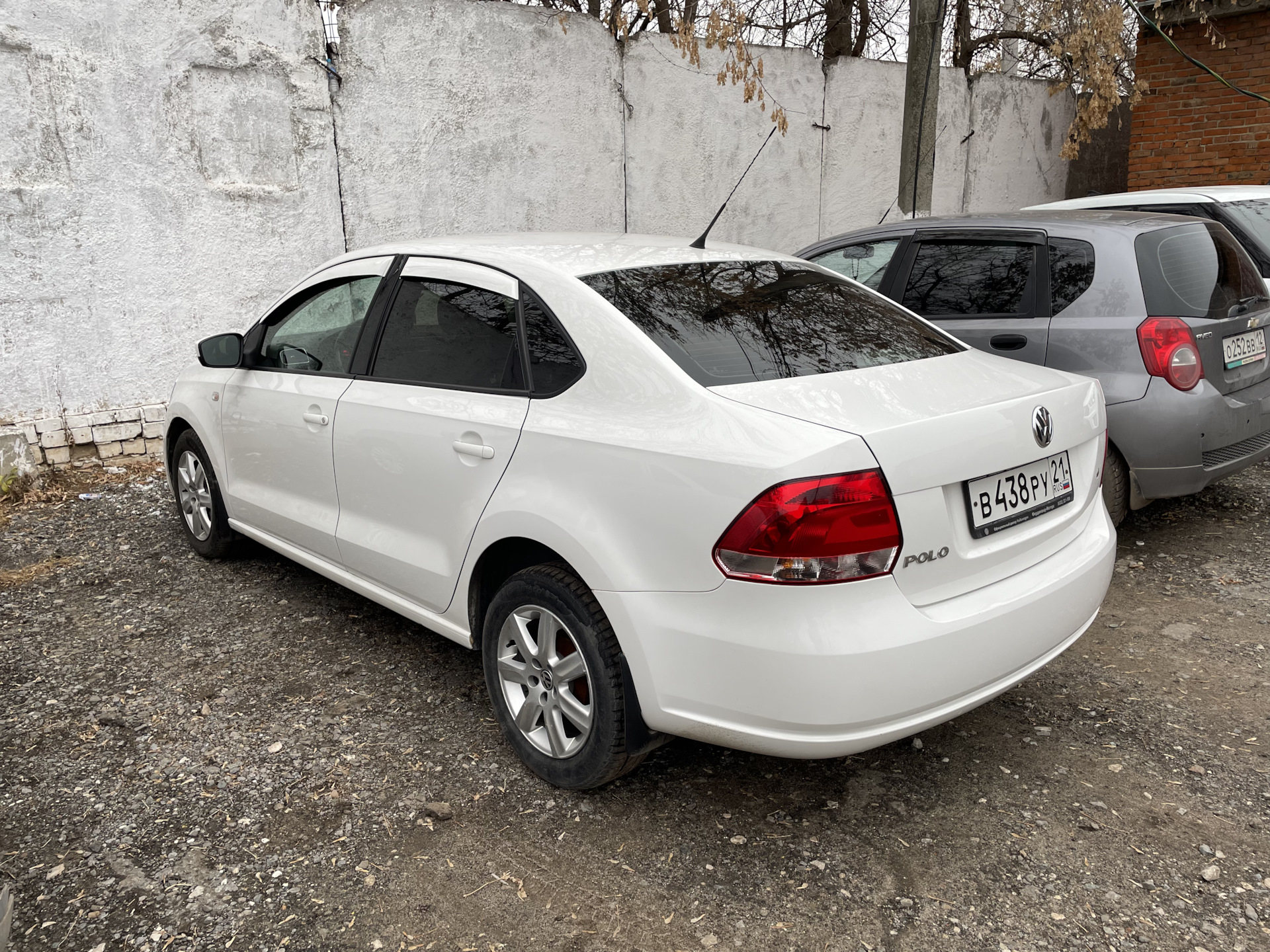 Polo sedan 1. Фольксваген поло серебристый. Фольксваген поло 89. Volkswagen polo 1. Polo sedan.