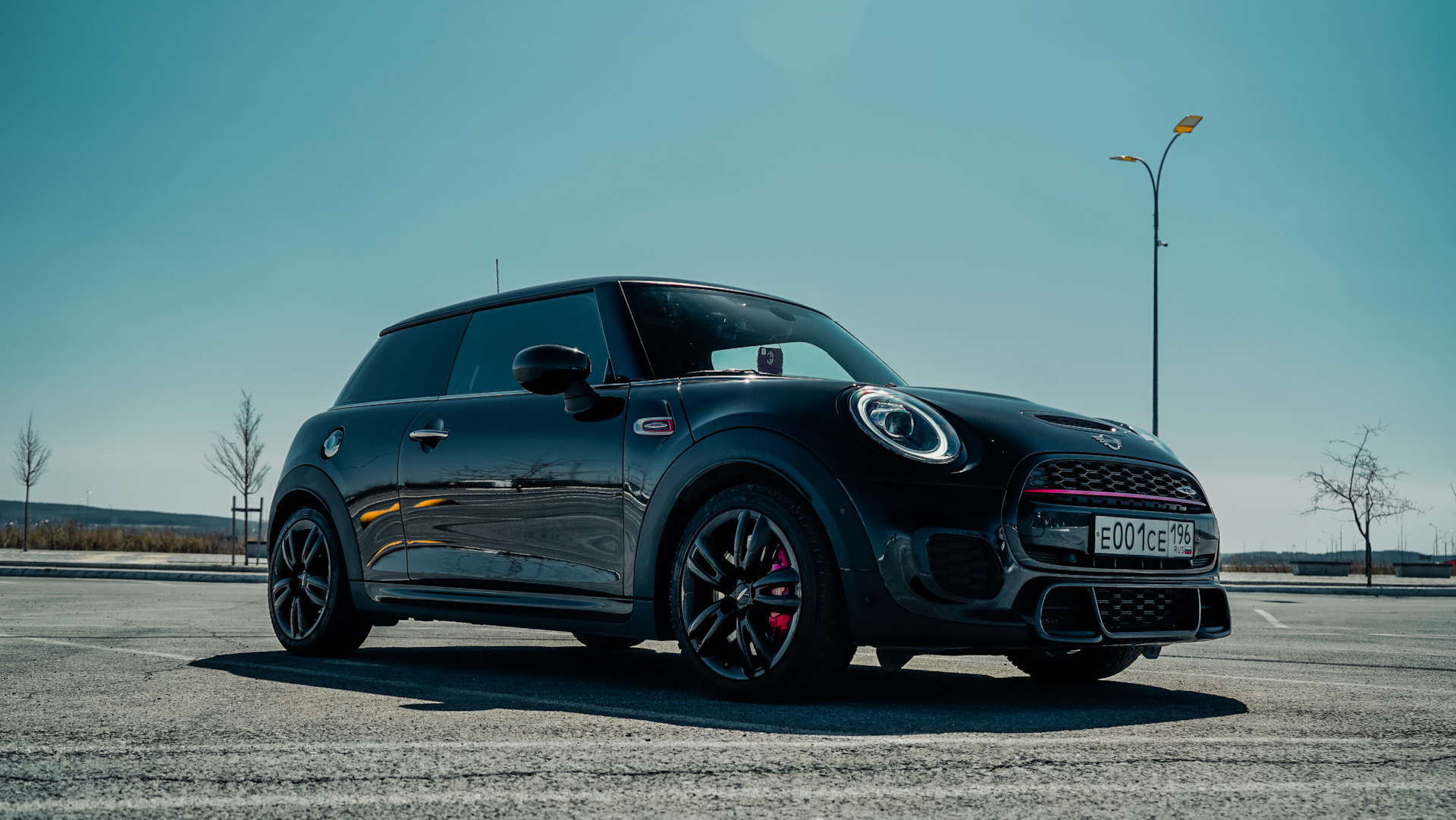 Мини х. Mini JCW молочный.