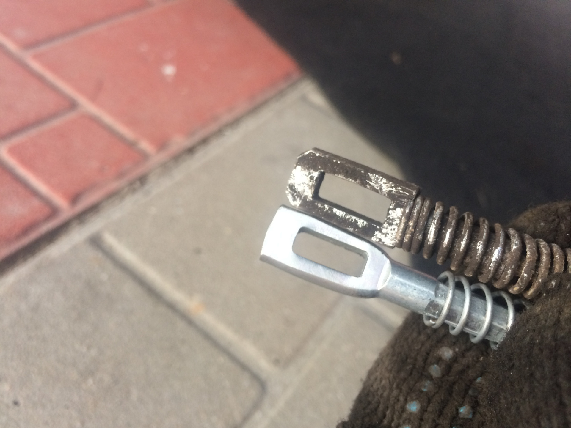 Отказал ручной тормоз. Лопнул стопор троса. — Lada 2329, 1,7 л, 2017 ...