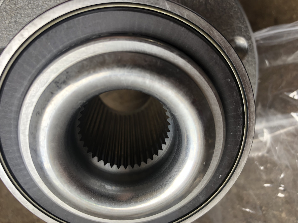 Задние ступичные подшипники, стойки стабилизатора, ТО и ещё чего-то там ...