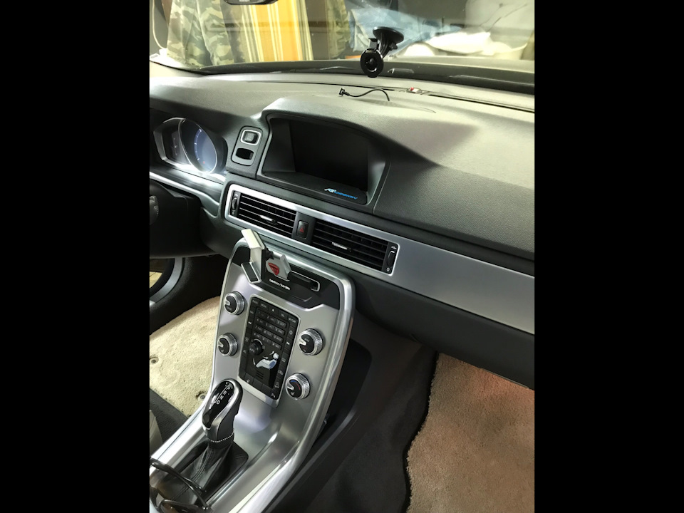 Подключение навигатора — Volvo XC70 III, 2,4 л, 2014 года | аксессуары ...