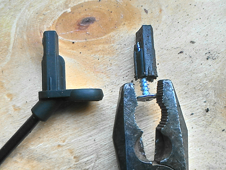 FkAAAgGASOA 960 Как вынуть закисший датчик абс