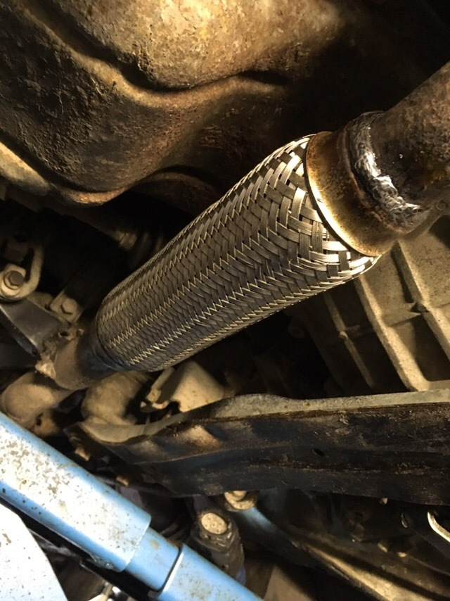 Замена порвавшейся гофры выхлопной системы — Mitsubishi Space Star, 1,3 ...