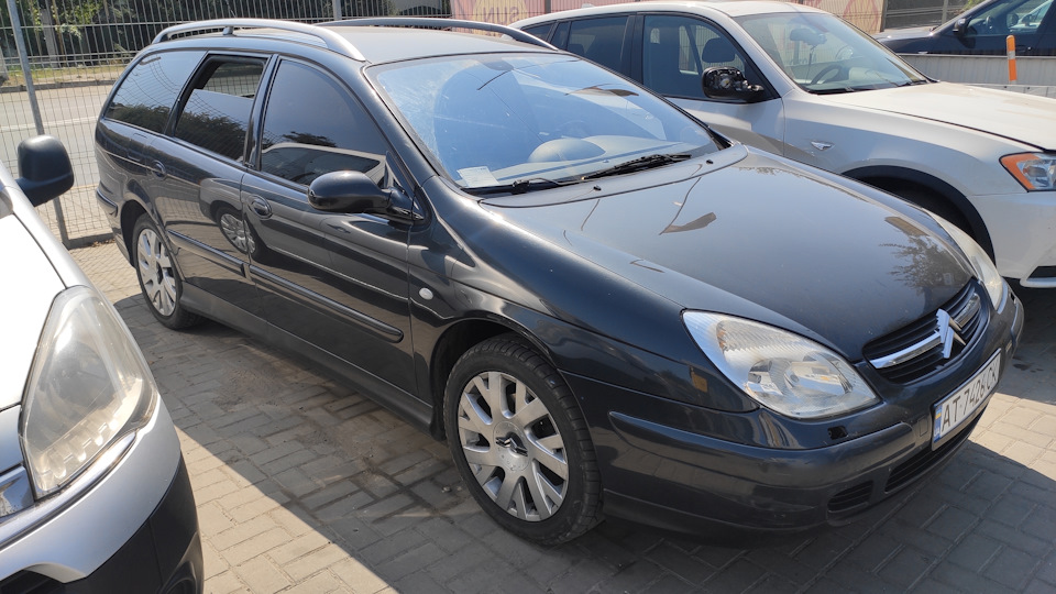 Сразу стал в очередь а за мной сразу через минуту, 4 машины))) — Citroen C5 (1G)