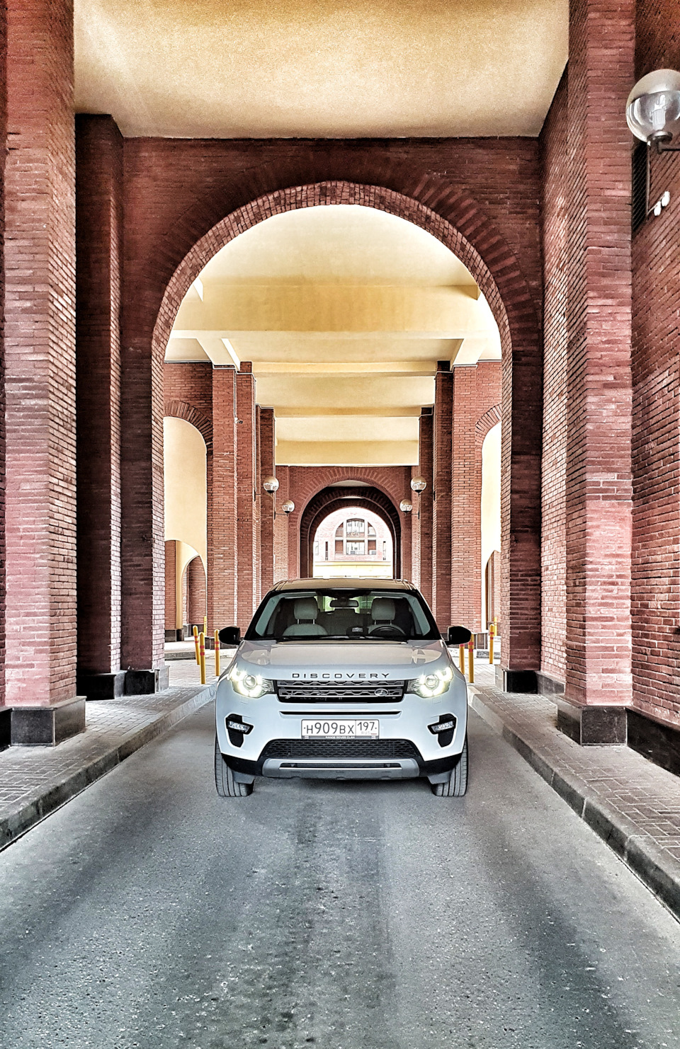 Небольшая фотосессия на телефон — Land Rover Discovery Sport (1G), 2 л,  2017 года | фотография | DRIVE2