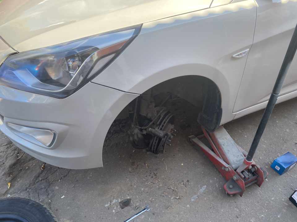 Диски, колодки — Hyundai Solaris (1G), 1,4 л, 2014 года | плановое ТО ...