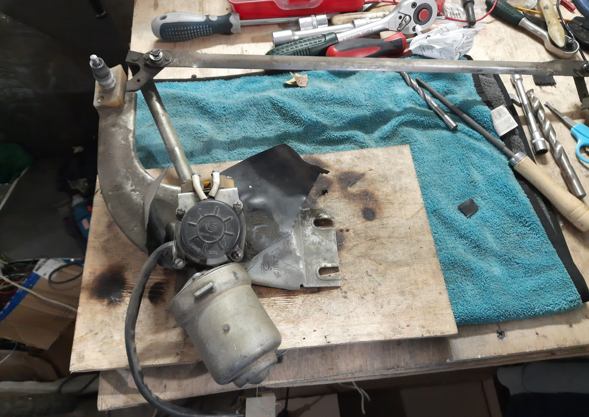 Немного детейлинга или как поставить защитный чехол моторчика ...