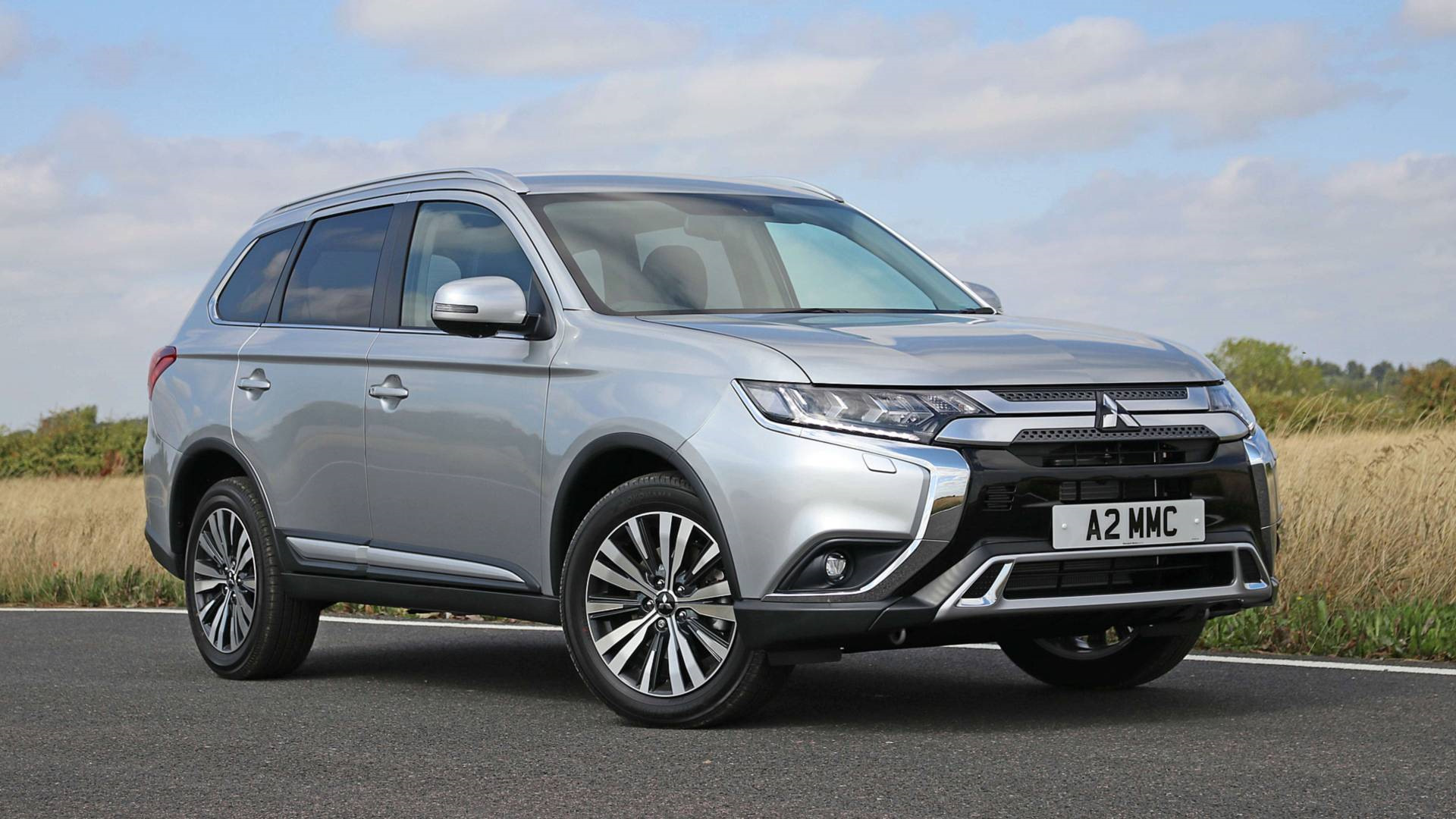 Mitsubishi outlander 2019 года фото