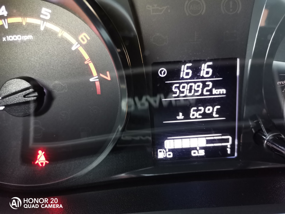 Замена масла на 0w40. Сажа из выхлопной — Lada Гранта, 1,6 л, 2016 года ...