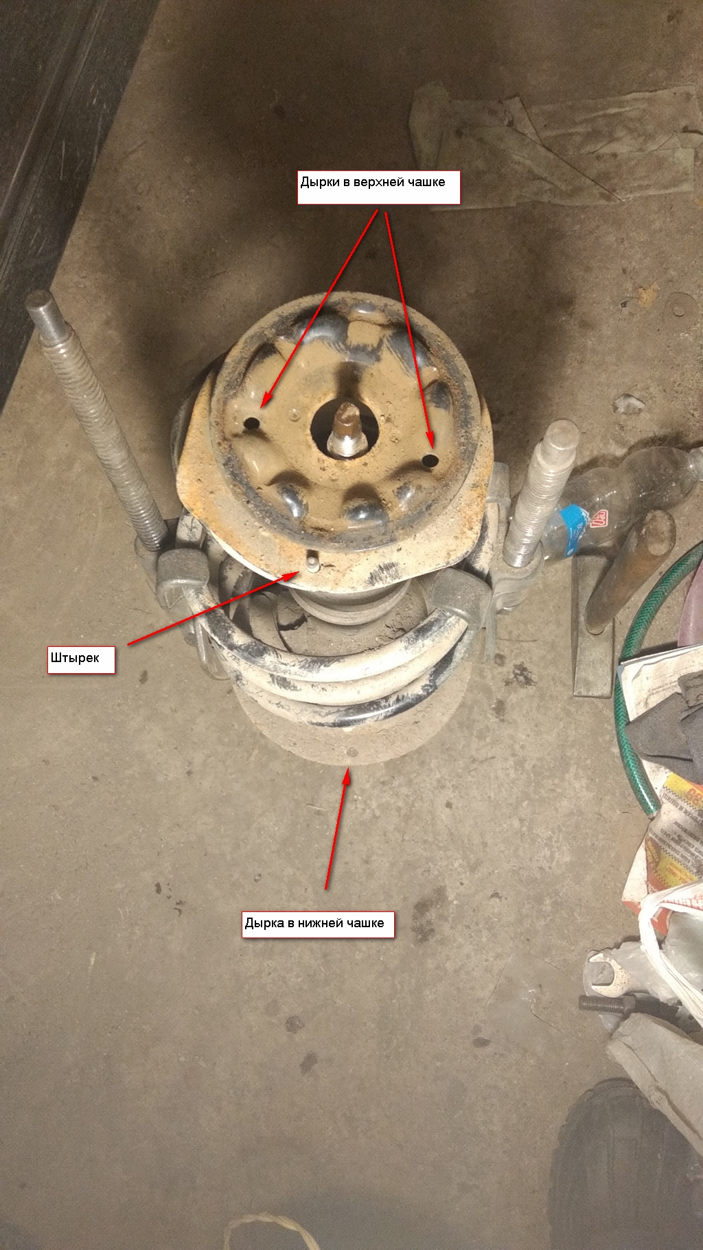 Правильная установка опор передних стоек. — Volvo V40 (1G), 1,8 л, 2003 ...
