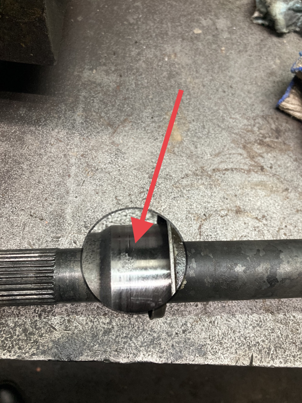 Коррозия в месте прилегание сальника — Nissan Cefiro Wagon