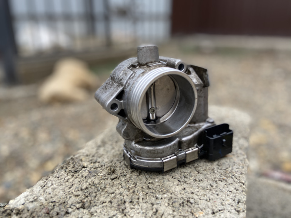 Чистка дроссельной заслонки и замена воздушного фильтра — Citroen C4 ...