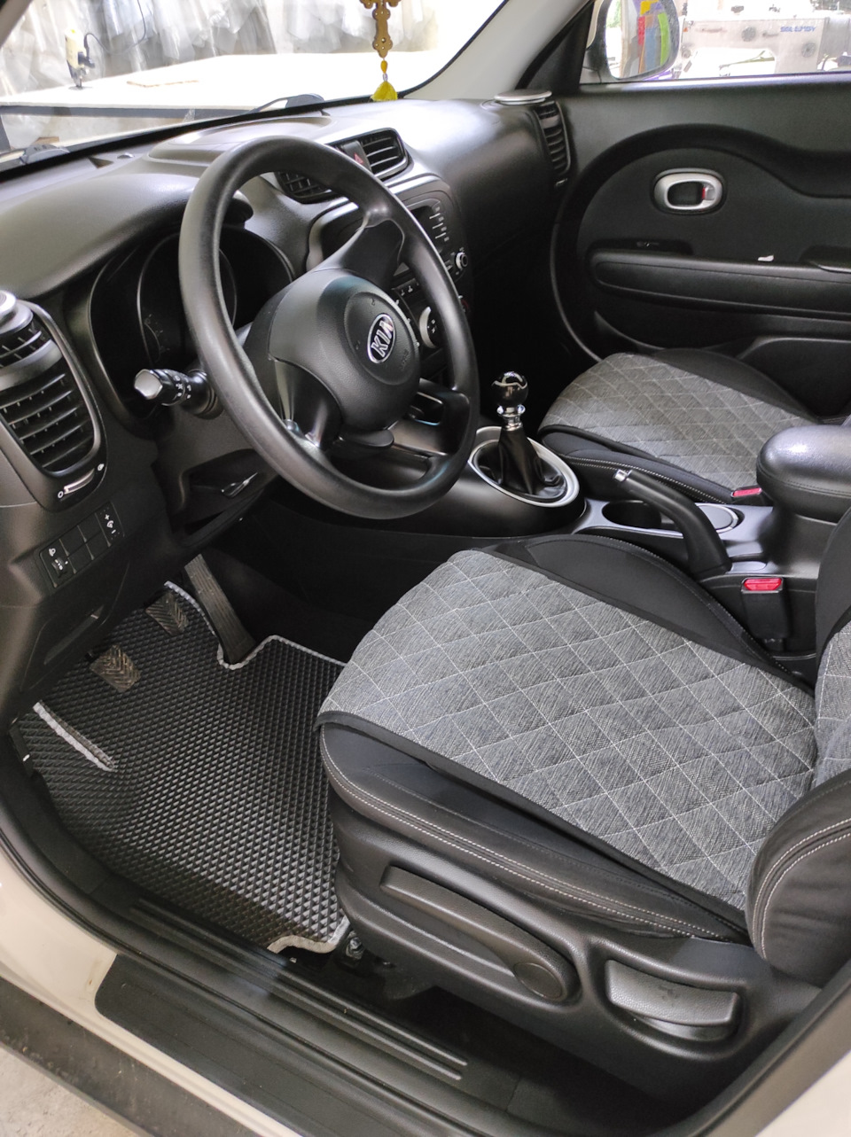 Eva коврики — KIA Soul (2G), 1,6 л, 2014 года | аксессуары | DRIVE2