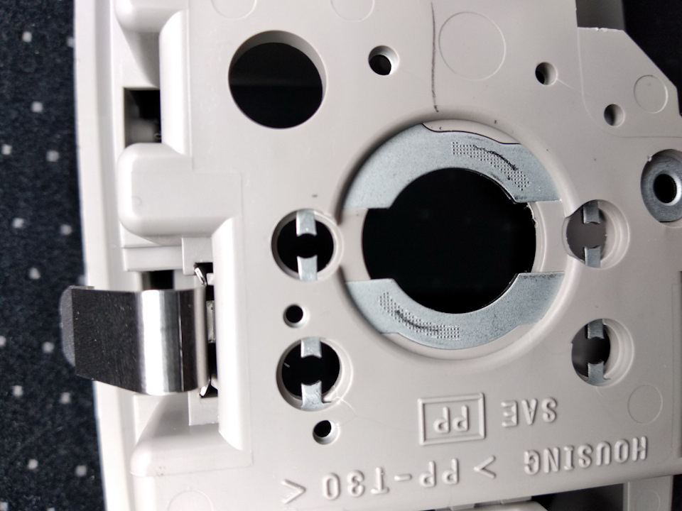 Как подключить регистратор к плафону освещения тойота королла