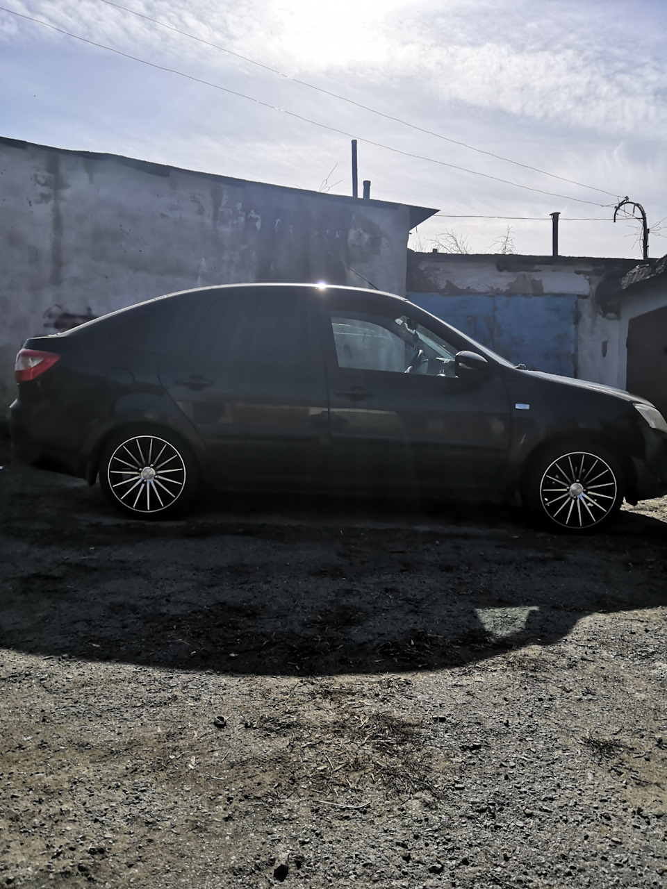 Диски — Lada Гранта Лифтбек (1G), 1,6 л, 2015 года | колёсные диски ...