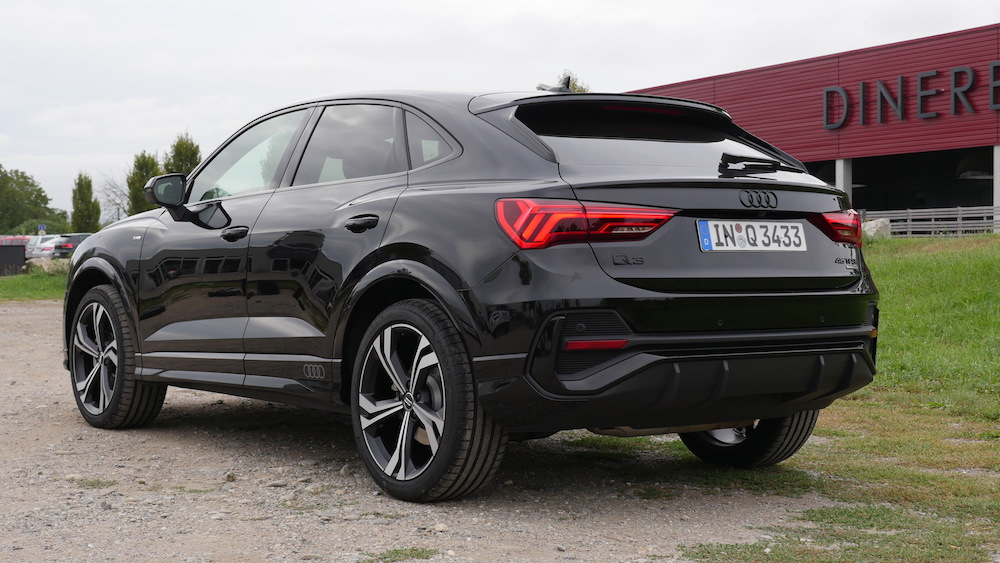 5 q 4 q 3 3. Audi q3 Sportback черная. Audi q3 Sportback 2020 Black. Audi q3 Sportback 2021 Black. Ауди q3 Sportback 2021 черная.